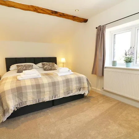 Damson Barn * Casterton